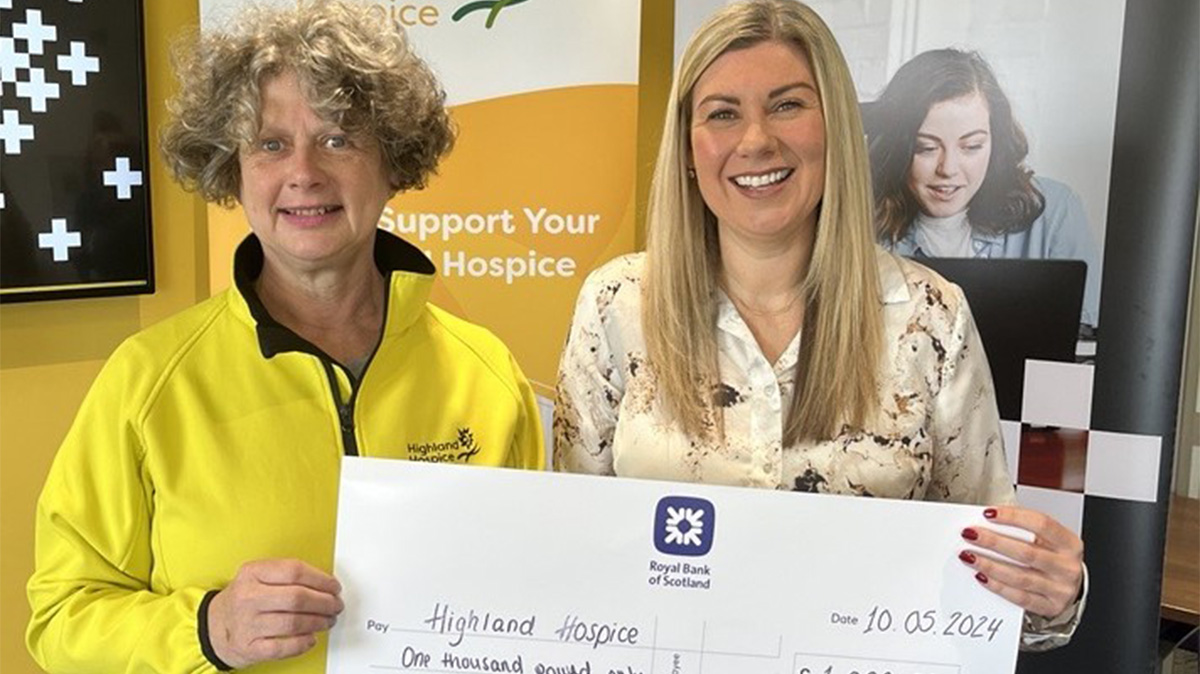 Record student survey response leads to Highland Hospice donation from UHI Inverness